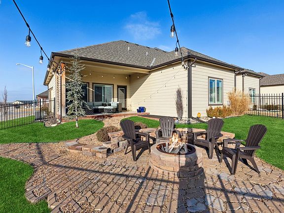 2nd image of 818 N McCloud Cir Unit 305