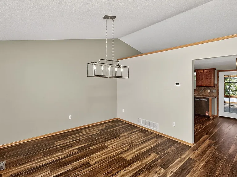 1695 SE Olson Dr — Photo 3