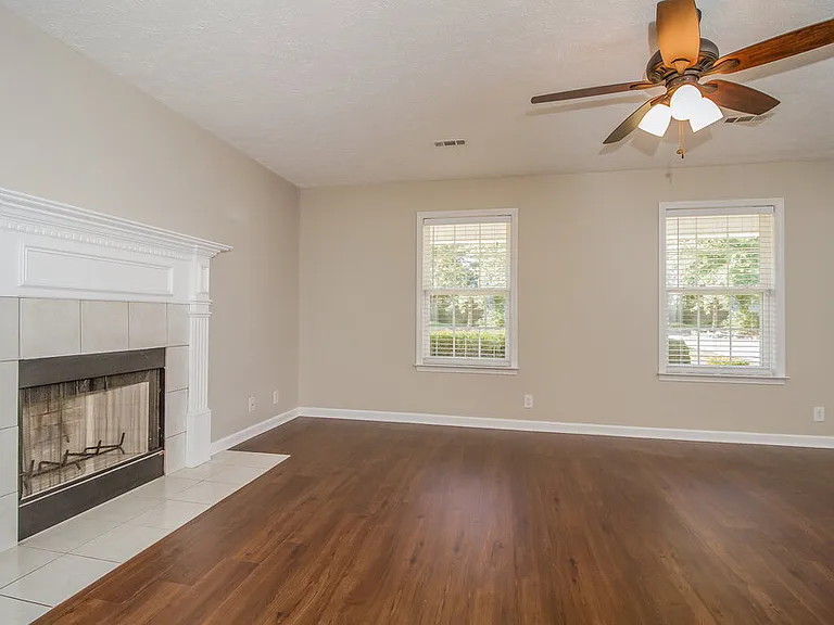 730 General Barksdale Dr — Photo 3