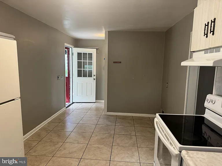 508 Warren Rd — Photo 7