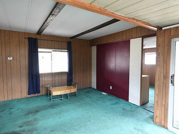 3rd image of 560 Mountain Home Dr