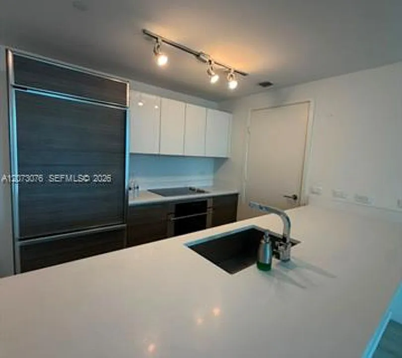 1100 S Miami Avenue Rd #3509