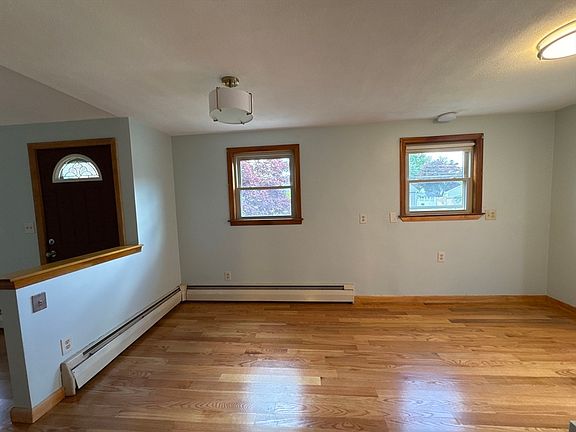 5th image of 72 Kurland Ave