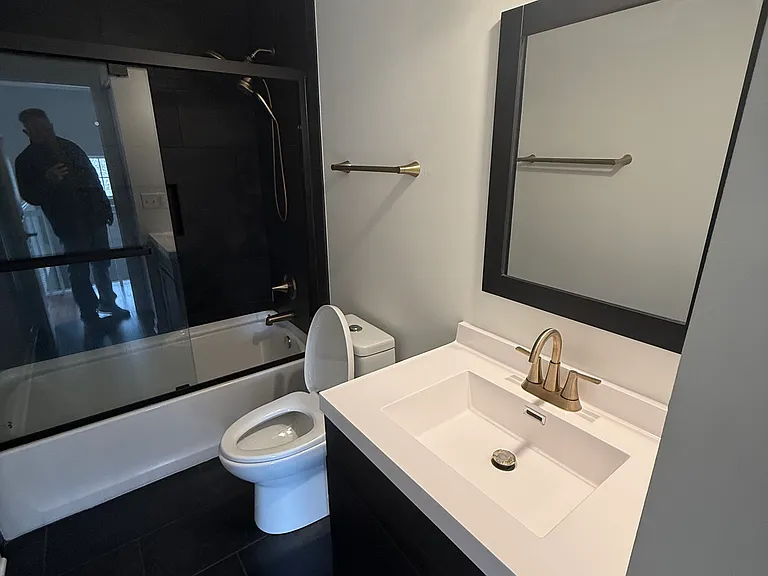 645 Cary Woods Cir — Photo 6