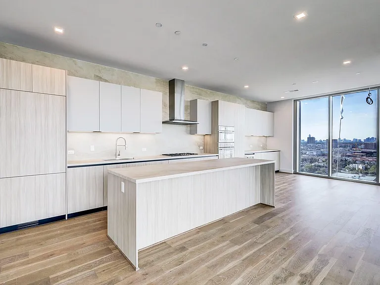 1711 Allen Pkwy #2001 — Photo 1