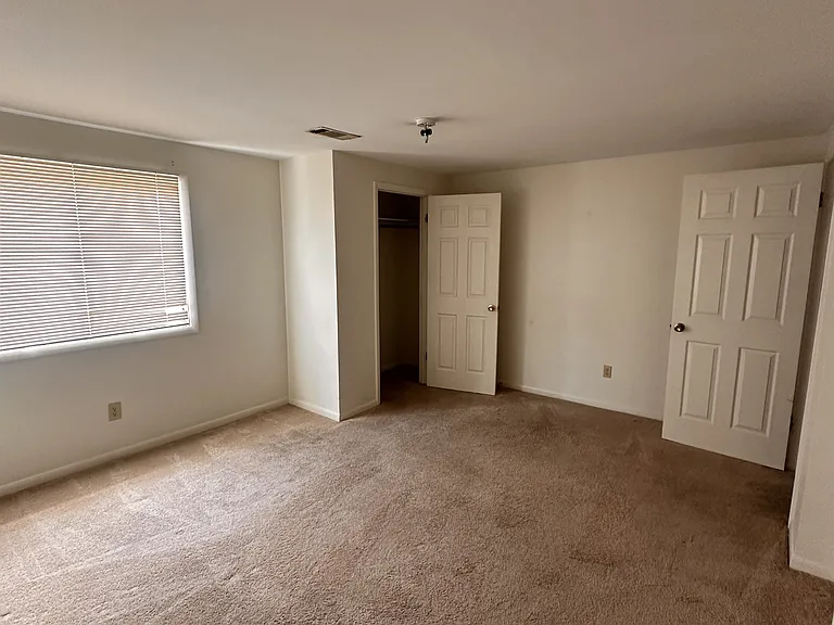 114 E 8th St #5 — Photo 7