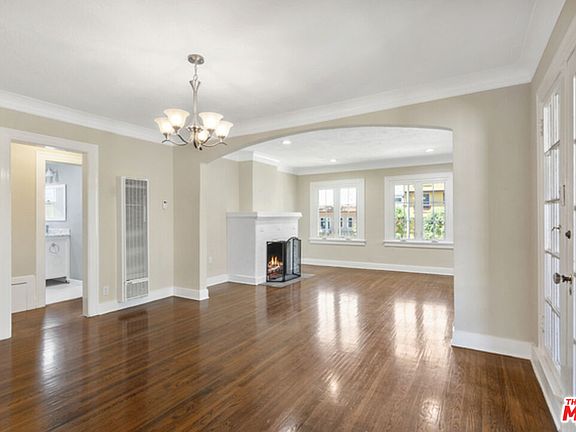 2nd image of 944 N Croft Ave