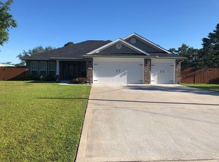 8703 Rio Vista Dr, Navarre, FL 32566