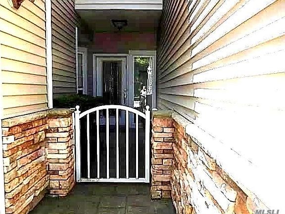 2nd image of 153 Carriage Ln