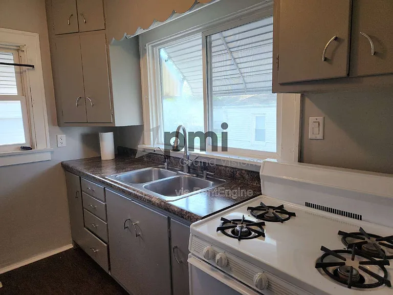 18 East Dr — Photo 5