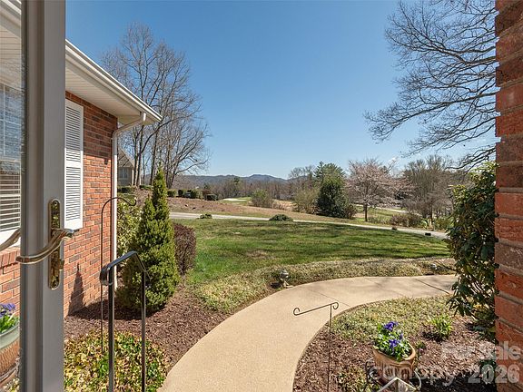 4th image of 71 W Fairway Dr