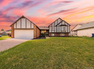 3550 Kirkton Dr, Sterling Heights, MI 48310