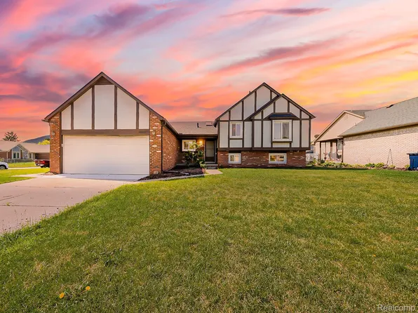 3550 Kirkton Dr, Sterling Heights, MI 48310