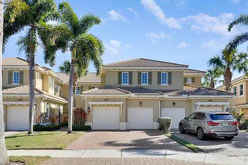 4790 Cadiz Cir Photo 1