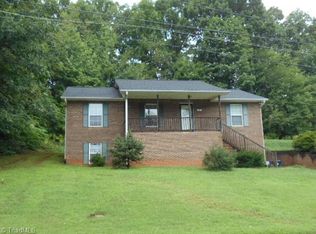 107 Choyce St, Lexington, NC 27295