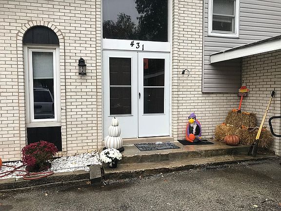 2nd image of 431 Sycamore Dr