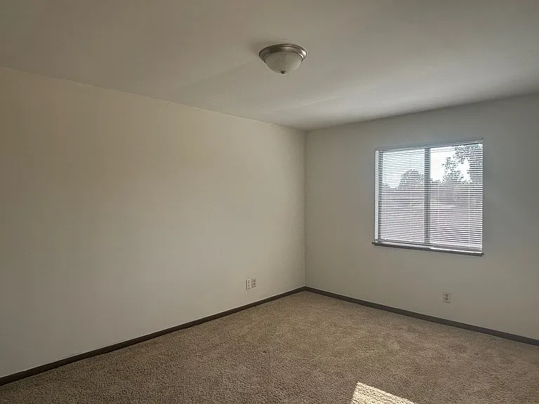 1125 Country Ln #1 — Photo 6