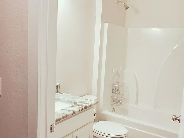 12504 Windsor Dr — Photo 15