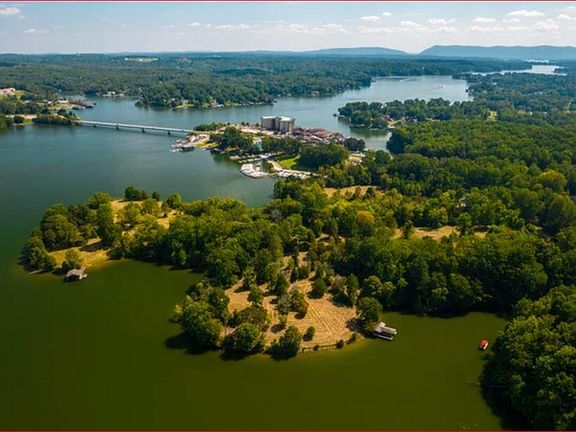 3rd image of 22 Grande Lake Cir