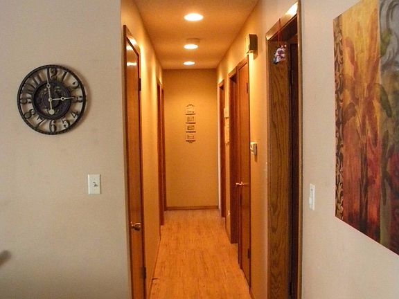 3rd image of 7321 Greenwood Ct
