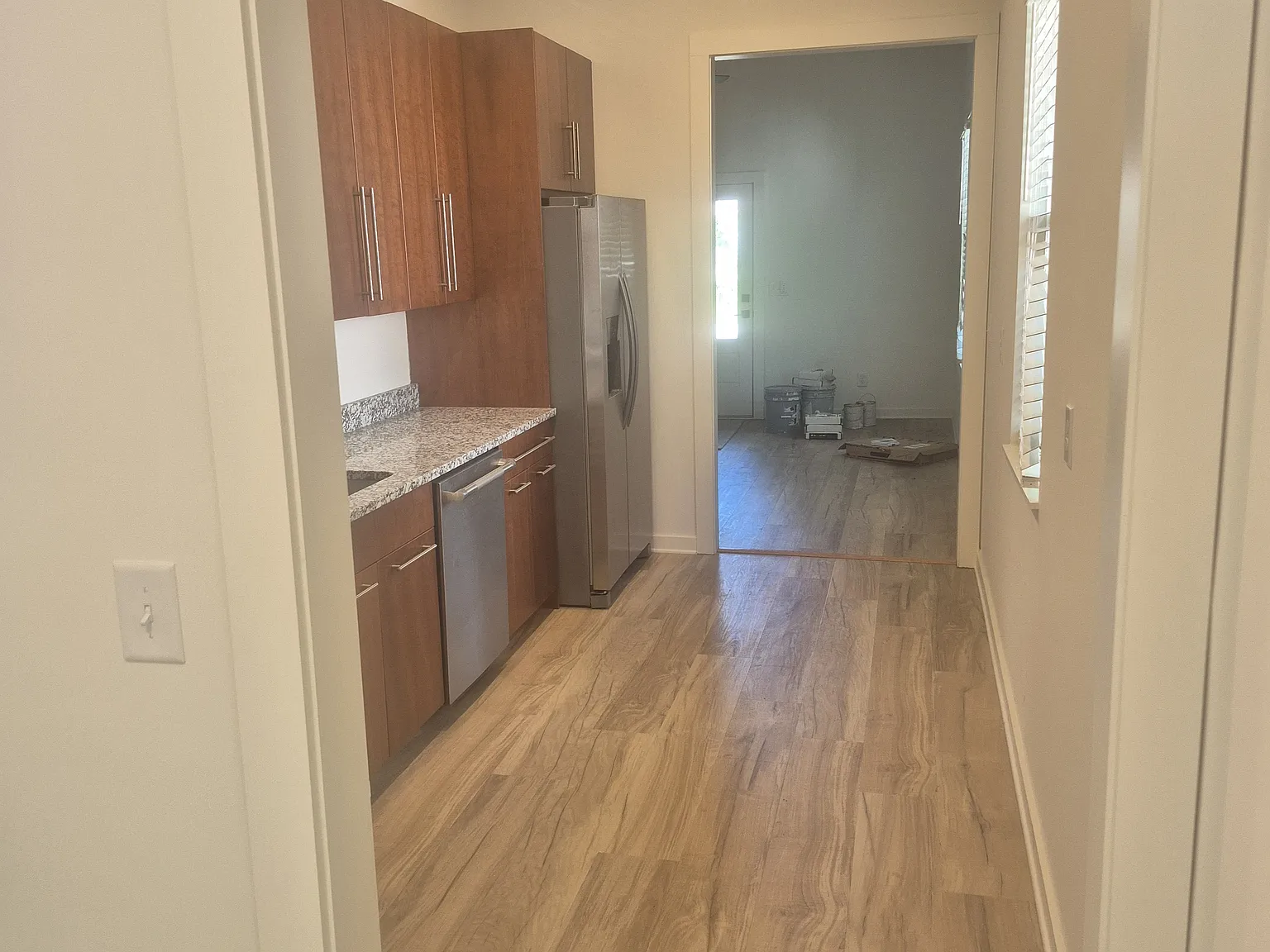 3 bed, 1200 sqft, $2,300 — Photo 2