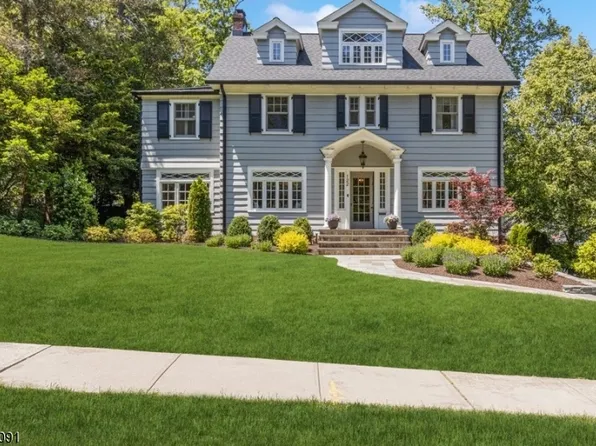 122 Beechwood Rd, Summit City, NJ 07901