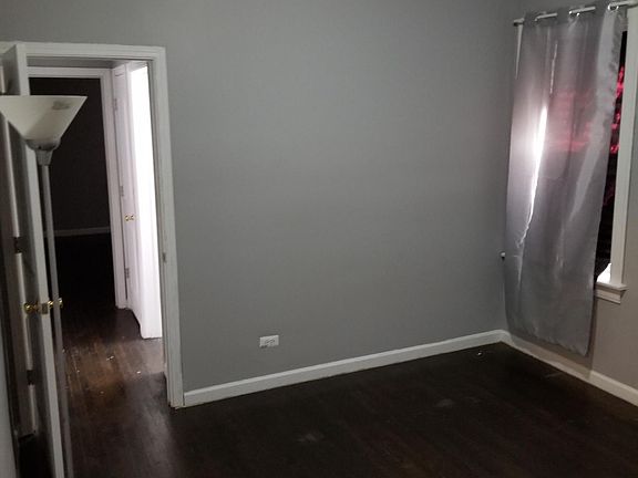 4th image of 8229 S Ingleside Ave