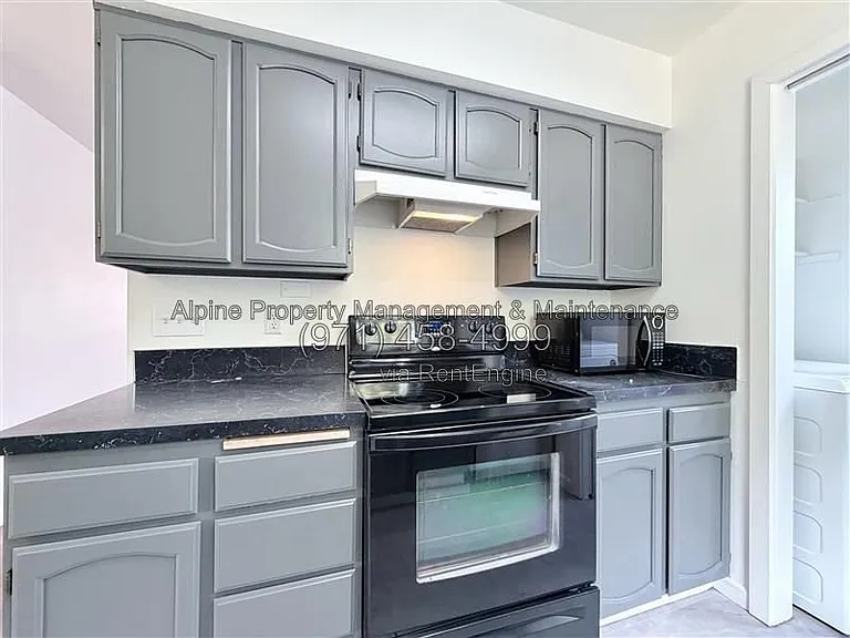 5238 NE 14th Pl — Photo 12