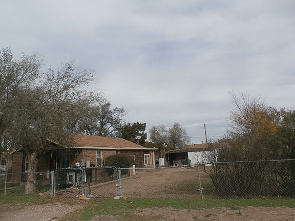 2nd image of 4001 SE 15th Ave