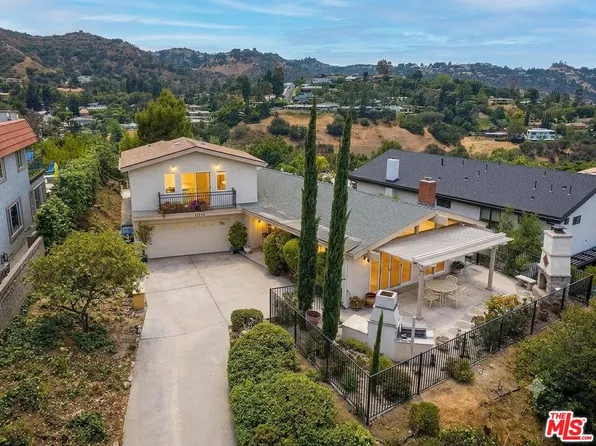 11318 Dona Lisa Dr, Studio City, CA 91604