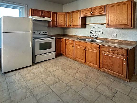 4th image of 45 S Franklin St APT 2