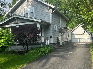 157 Los Robles St, Williamsville, NY 14221