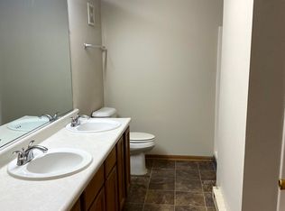 1201 E Bell Ave #27, Des Moines, IA 50315