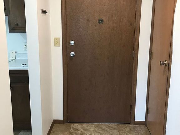 5th image of 202 W 2nd St #3