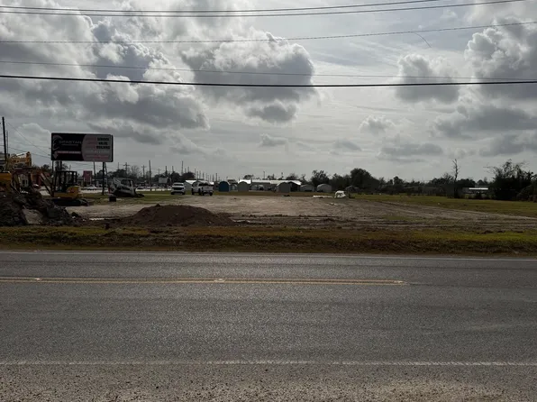 Gerstner Memorial Dr, Lake Charles, LA 70601