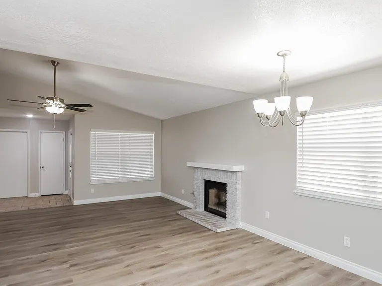 350 Keating St — Photo 7