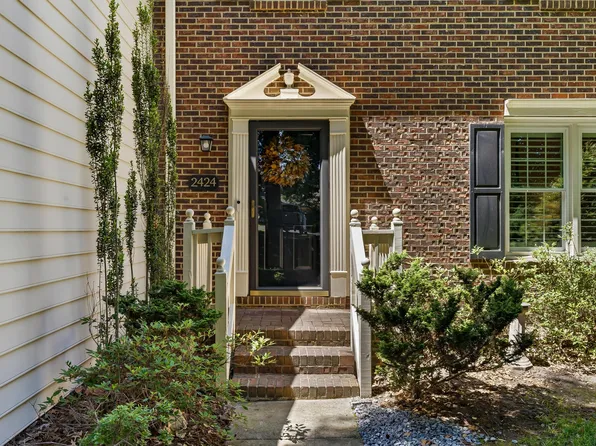 2424 Mapleton Ln, Raleigh, NC 27613