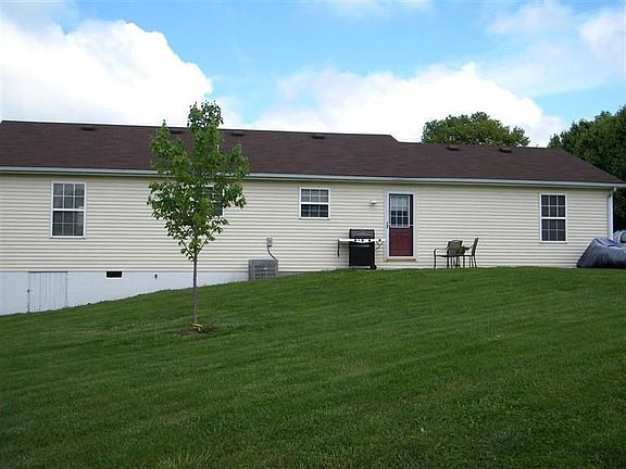 5th image of 301 Overland Dr