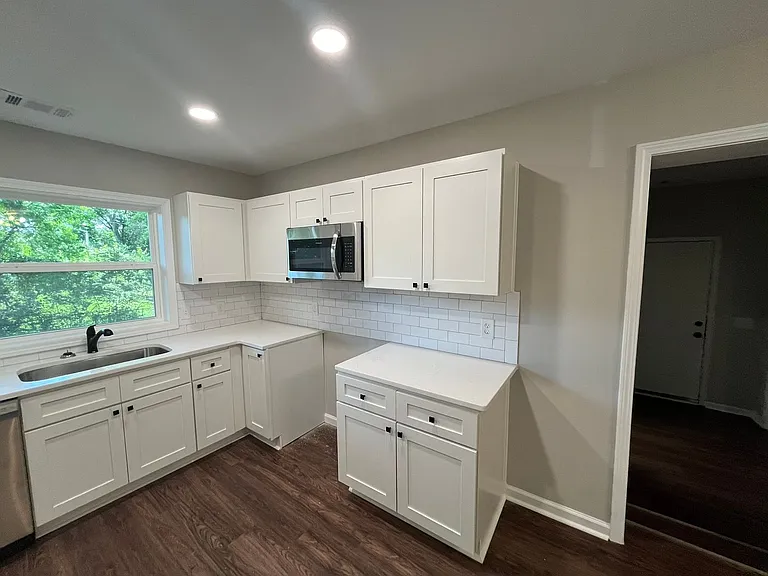 2102 Somerset Ave — Photo 20
