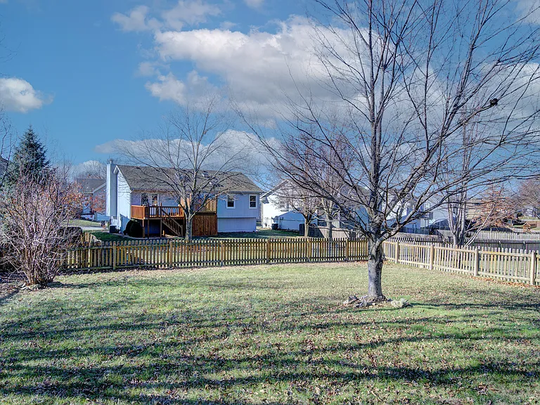 10622 N Charlotte St — Photo 15