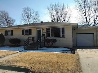 529 Elmwood Dr, Belvidere, IL 61008