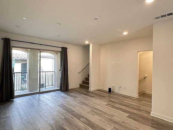5th image of 4338 Harbor Way Unit 8
