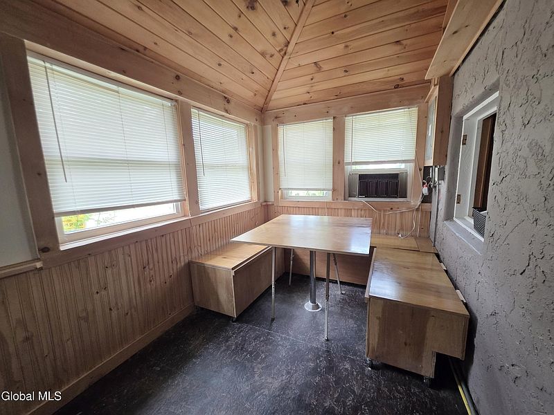 2nd image of 531 Sullivan Way