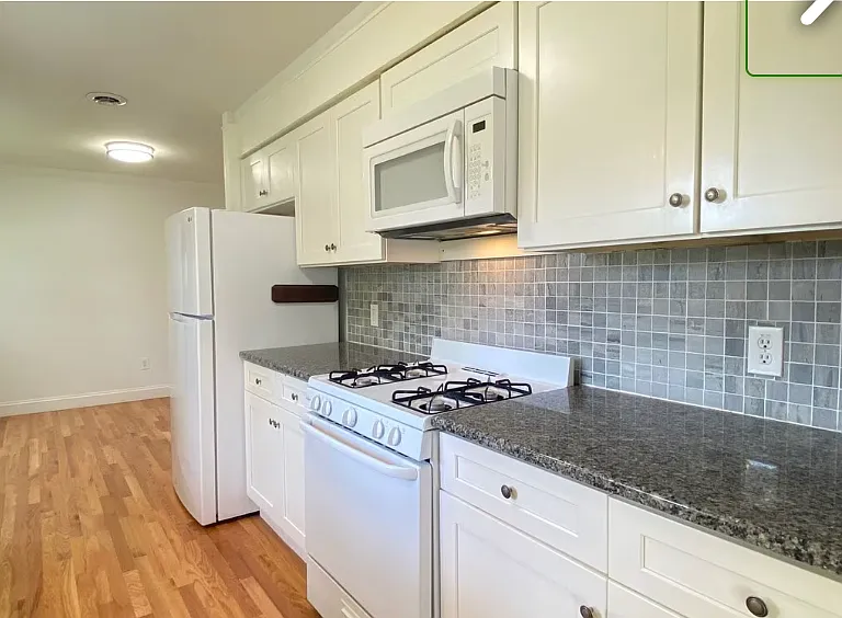 2727 Oakdale Dr — Photo 7