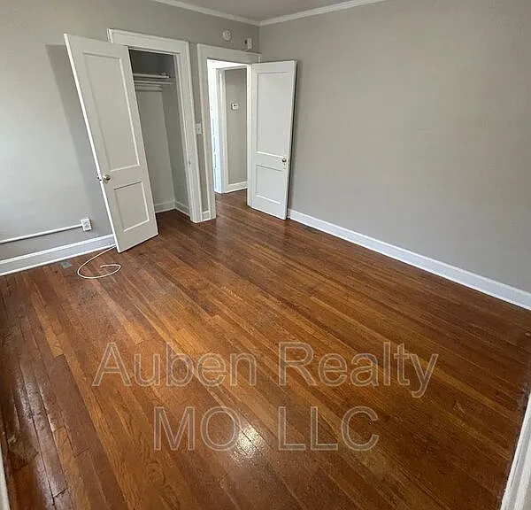 5426 Harrison St #2F — Photo 7