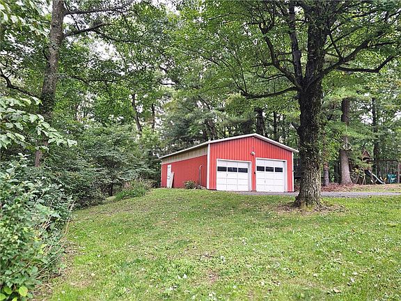 3rd image of 955 Eastwood Rd