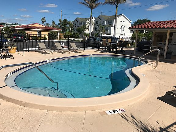 4th image of 2600 Paula Dr N APT 3