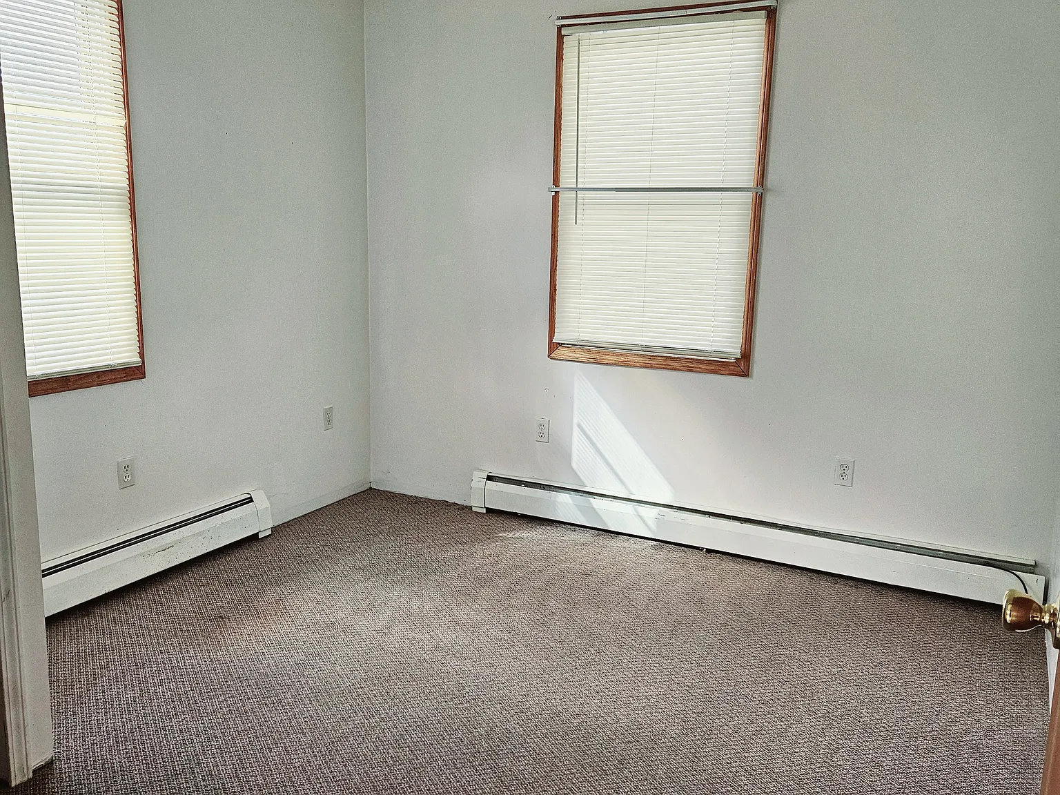 3 bed, 1.5 bath, $1,550 — Photo 4