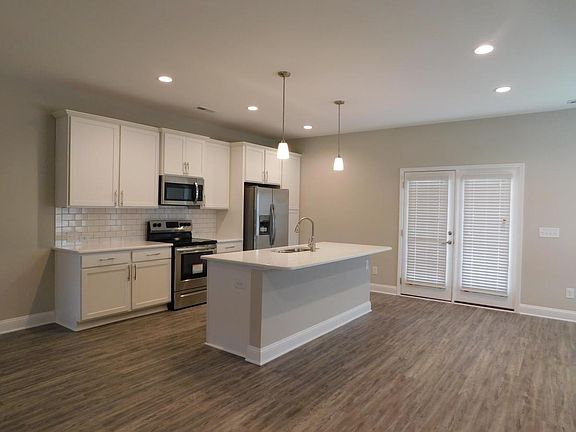 4th image of 3750 Summerline Ln NE