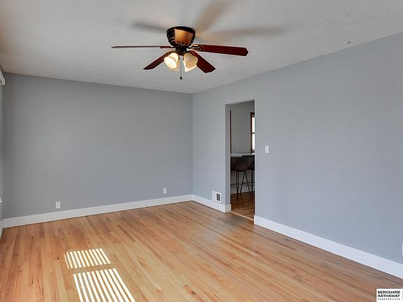5th image of 8110 Hascall St